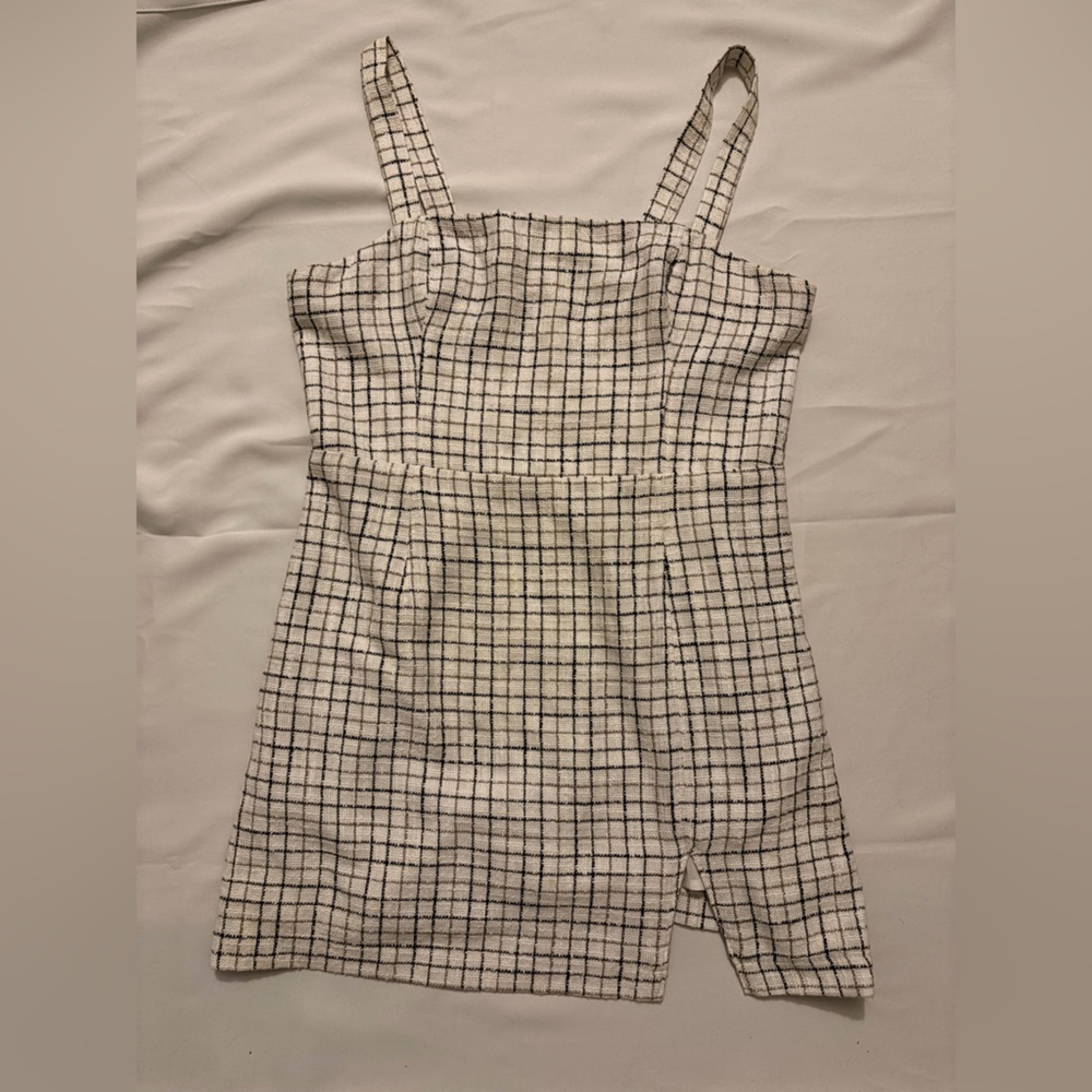 Abercrombie & Fitch Black and White Patterned Garment